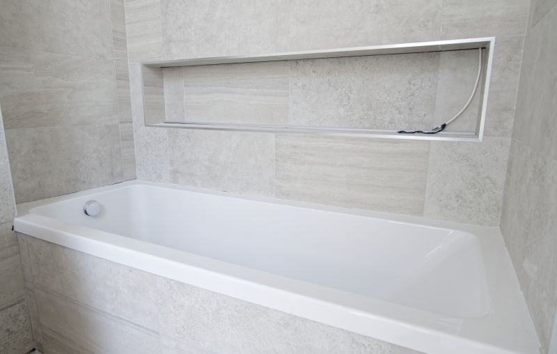 Minimalist Acrylic Bathtub